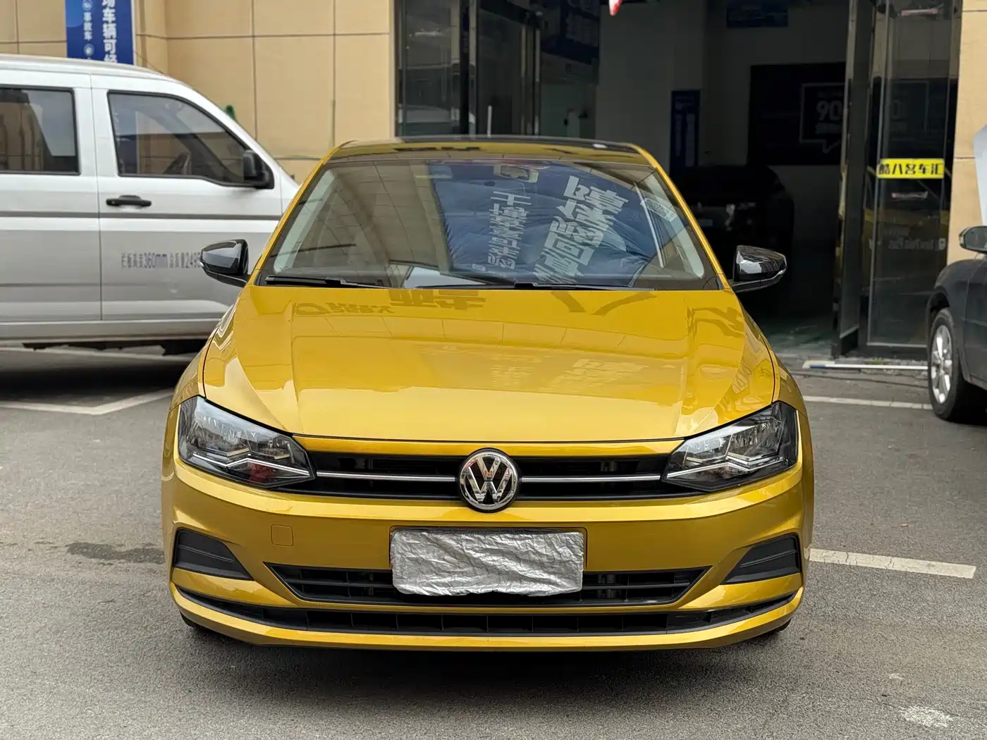 Volkswagen Polo 2019 Plus 1.5L Automatic Colorful Tech Edition фото 2
