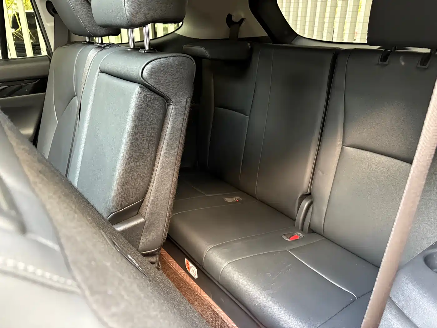 Toyota Highlander 2023 2.5L Smart Hybrid Dual Engine AWD Premium 7-Seater фото 14