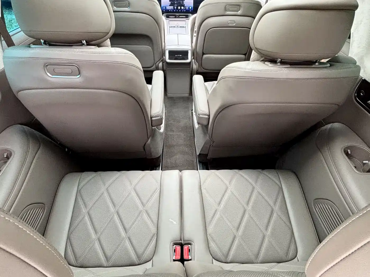 AITO Wenjie AITO M9 2025 Extended Range Ultra 52kWh 6-Seater фото 9
