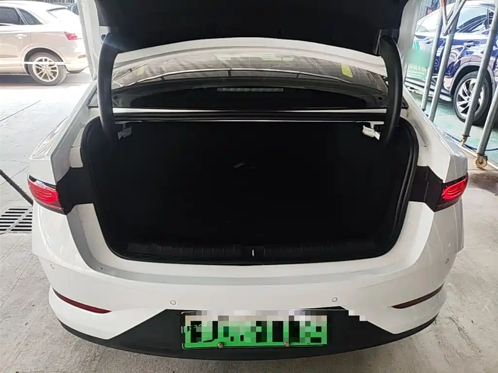 BYD Qin PLUS 2025 DM-i Smart Drive 55KM Leader фото 19