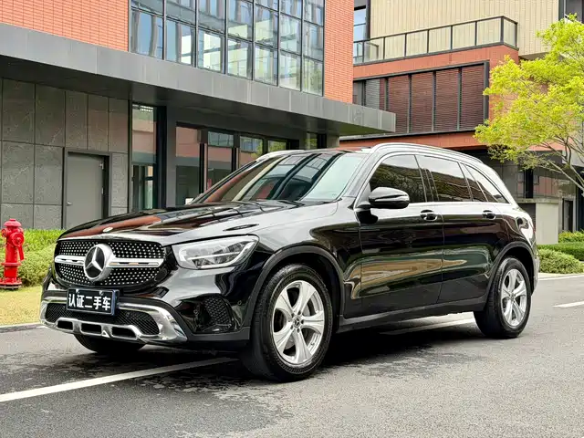 MERCEDES-BENZ GLC
