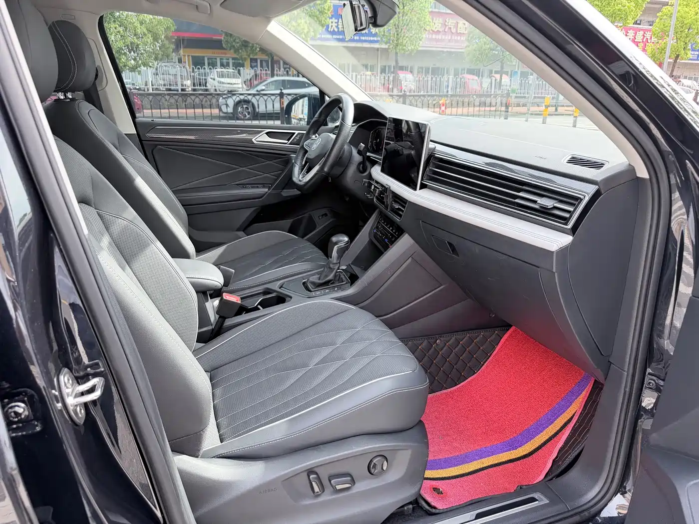 Volkswagen Tiguan L 2022 330TSI Auto 2WD R-Line Premium Edition фото 9