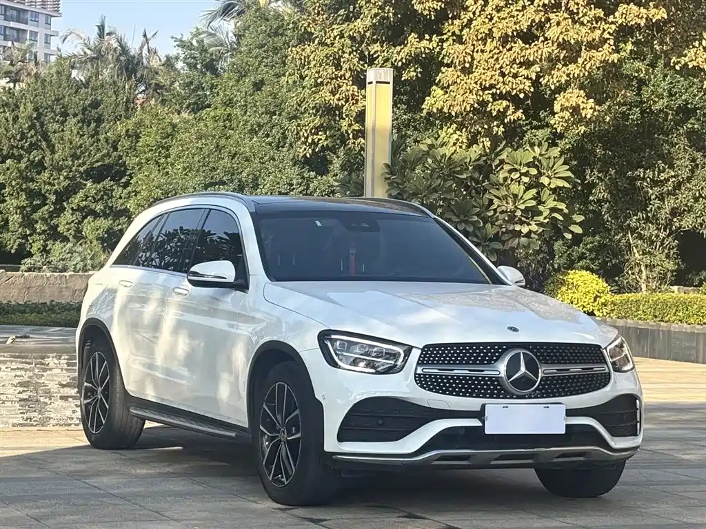 MERCEDES-BENZ GLC
