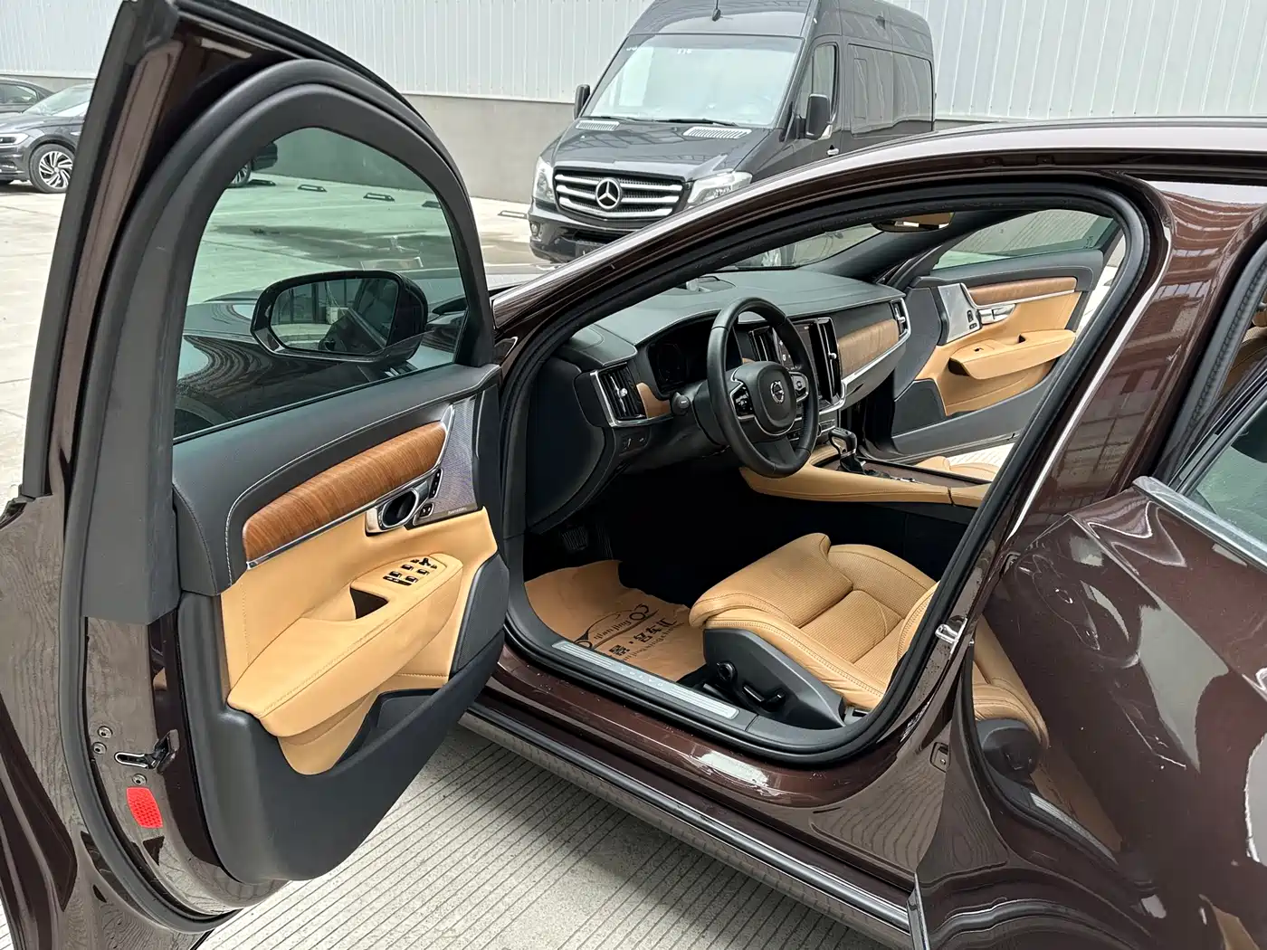 Photo 9 - Volvo S90