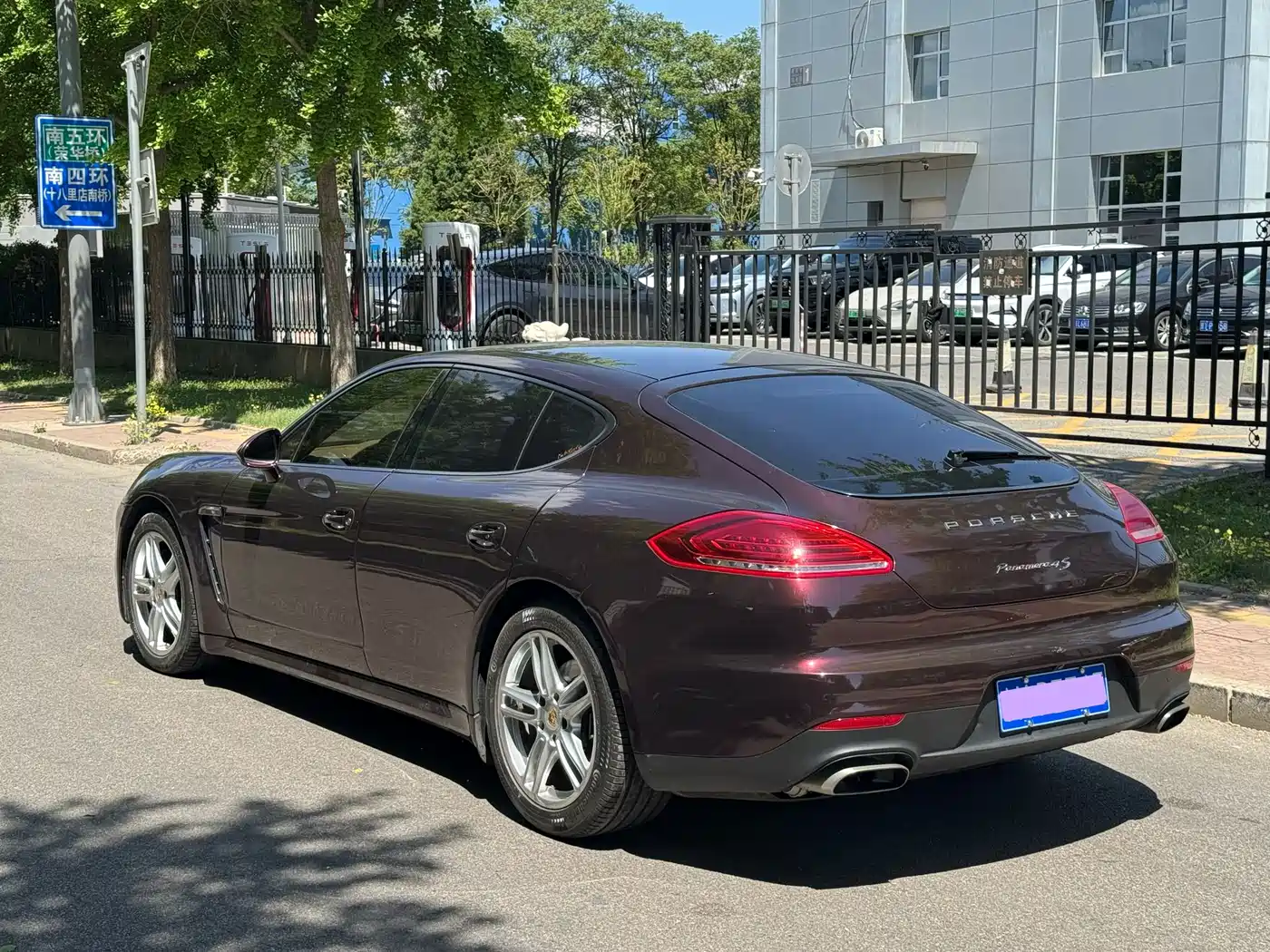 Porsche Panamera 2014 Panamera 4 3.0T фото 24