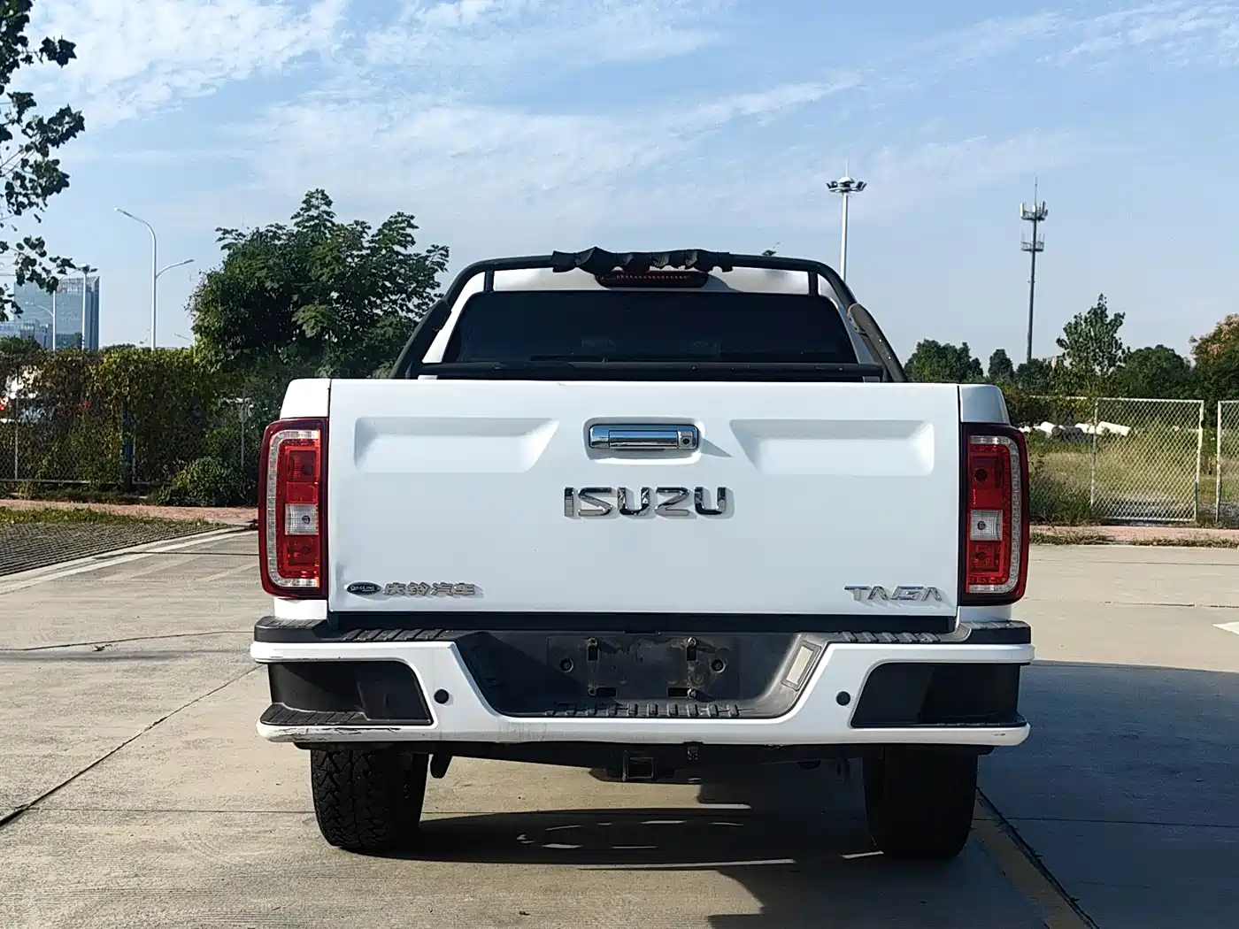 Isuzu TAGA Daka H 2021 2021 3.0T Diesel Manual 2WD Super Luxury Long Wheelbase 4KH1CT6H1