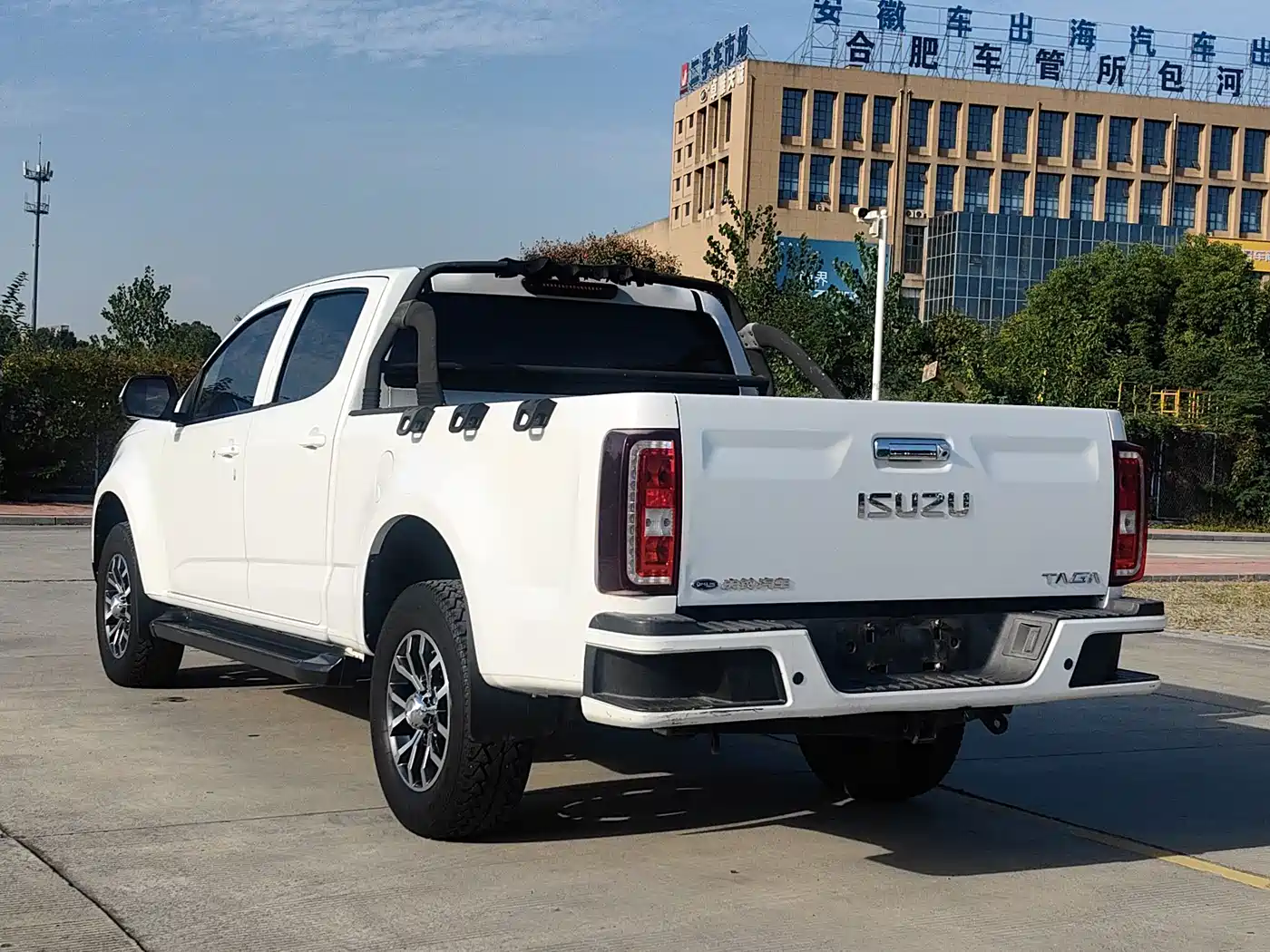 Isuzu TAGA Daka H 2021 2021 3.0T Diesel Manual 2WD Super Luxury Long Wheelbase 4KH1CT6H1