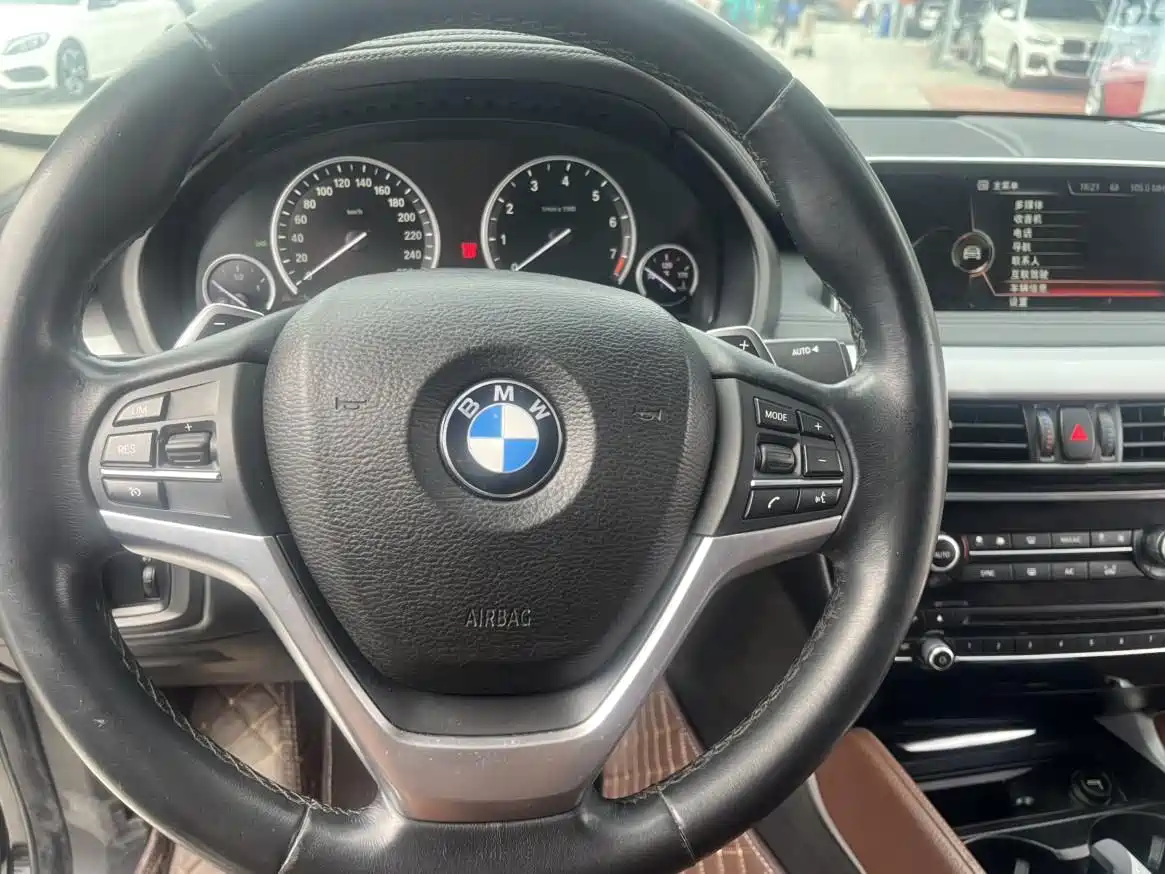 BMW X6 2015 xDrive35i Luxury Model фото 7