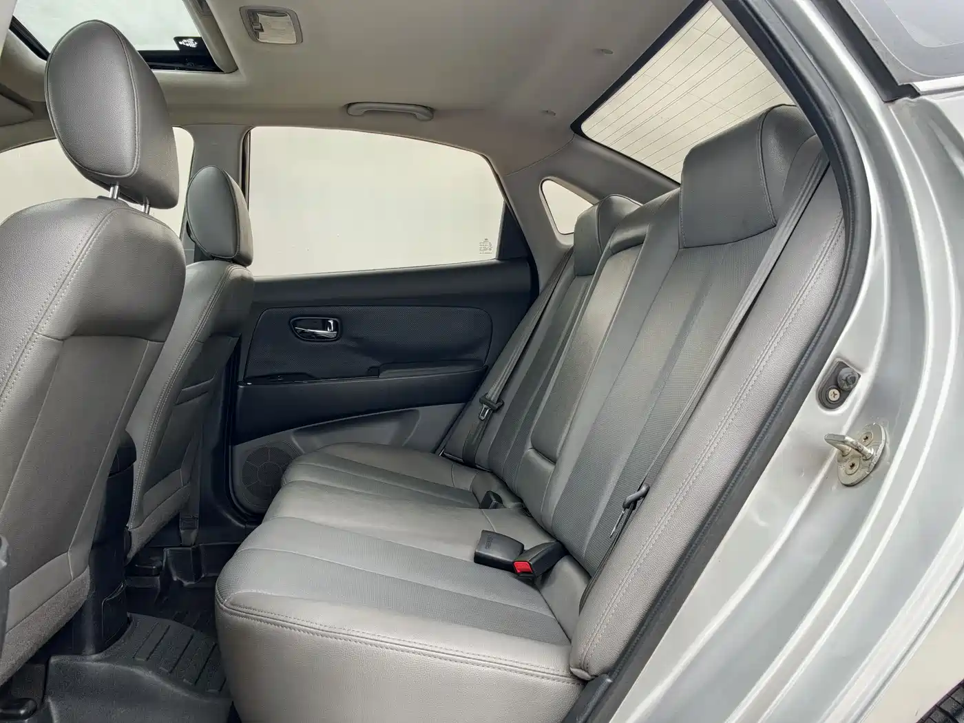 Hyundai Elantra 2011 1.6L Automatic Luxury фото 15