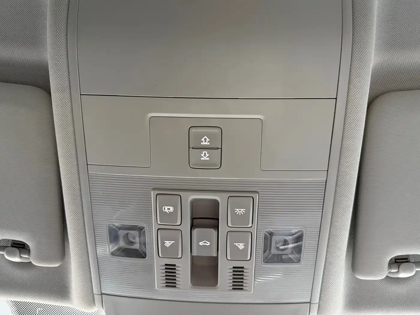Volkswagen Tiguan L 2022 330TSI Automatic 2WD R-Line Flagship Edition фото 18