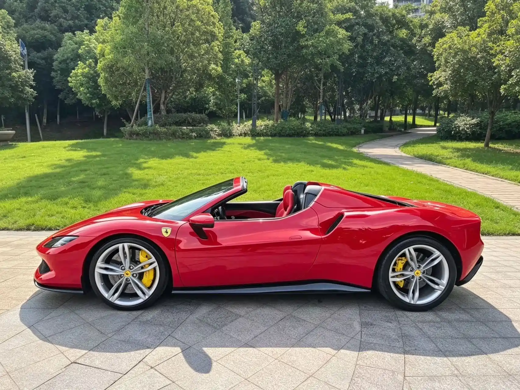 صورة 3 - Ferrari 296
