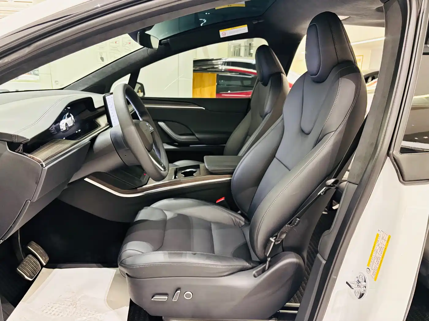 Tesla Model X 2023 Dual Motor All-Wheel Drive Edition фото 16
