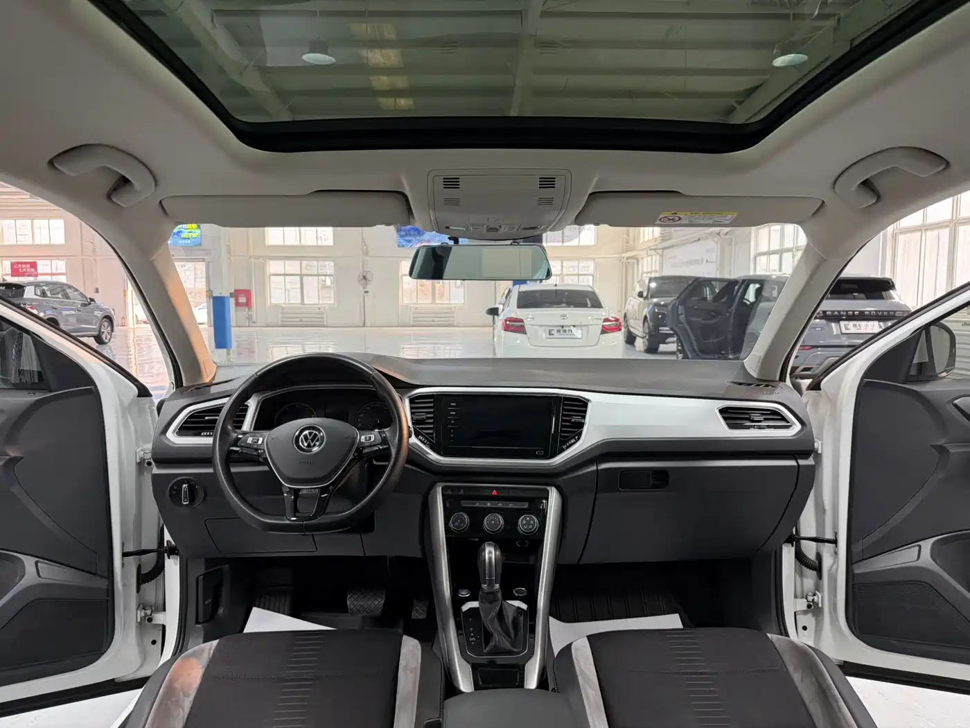 VOLKSWAGEN T ROC EXPLORING SONGS