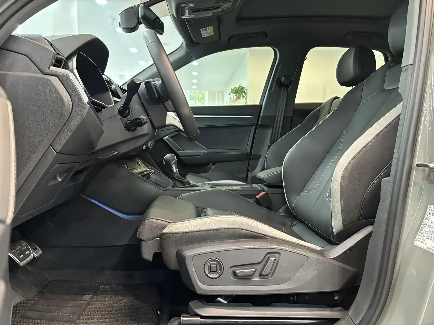 Audi Q3 2024 40 TFSI Fashion Sport фото 8