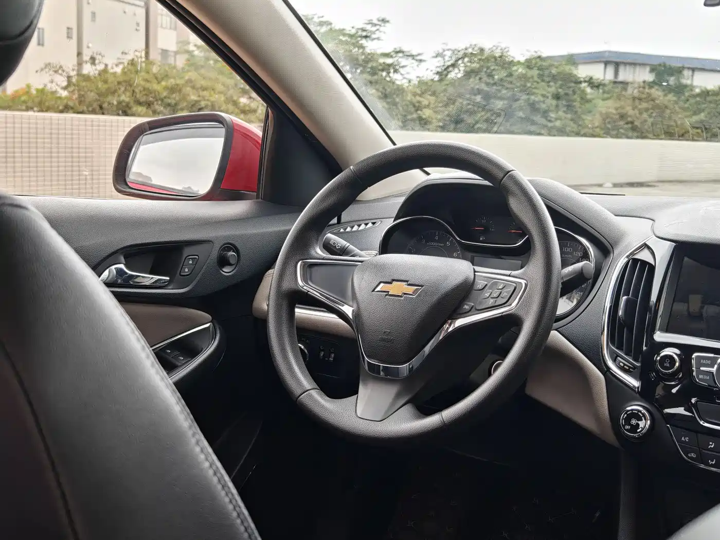 Chevrolet Cruze 2015 1.5L Automatic Luxury Edition фото 6