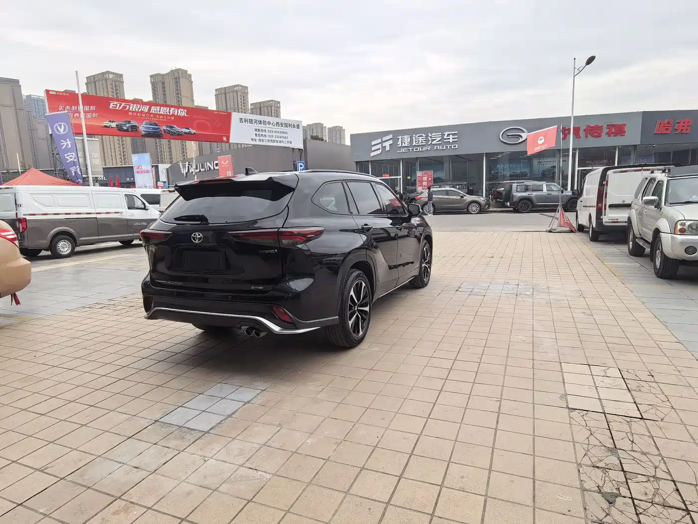 Toyota Crown Kluger 2023 2.5L HEV AWD Luxury Edition фото 16