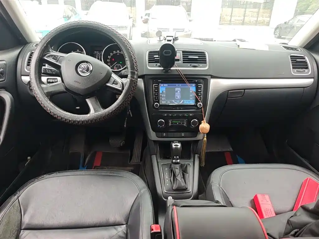 Škoda Yeti 2014 1.4TSI DSG Polar фото 16