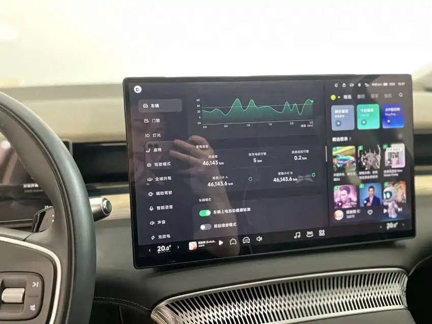 XPeng X9 2024 640 AWD High Performance Max фото 19