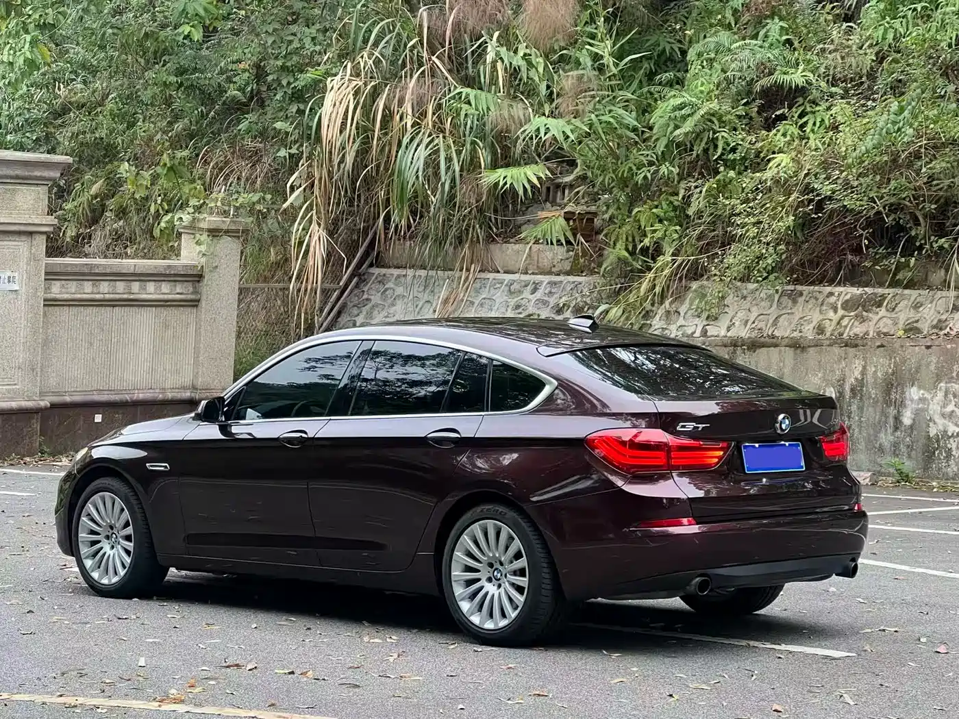 BMW 5 Series GT 2014 535i Leading фото 5