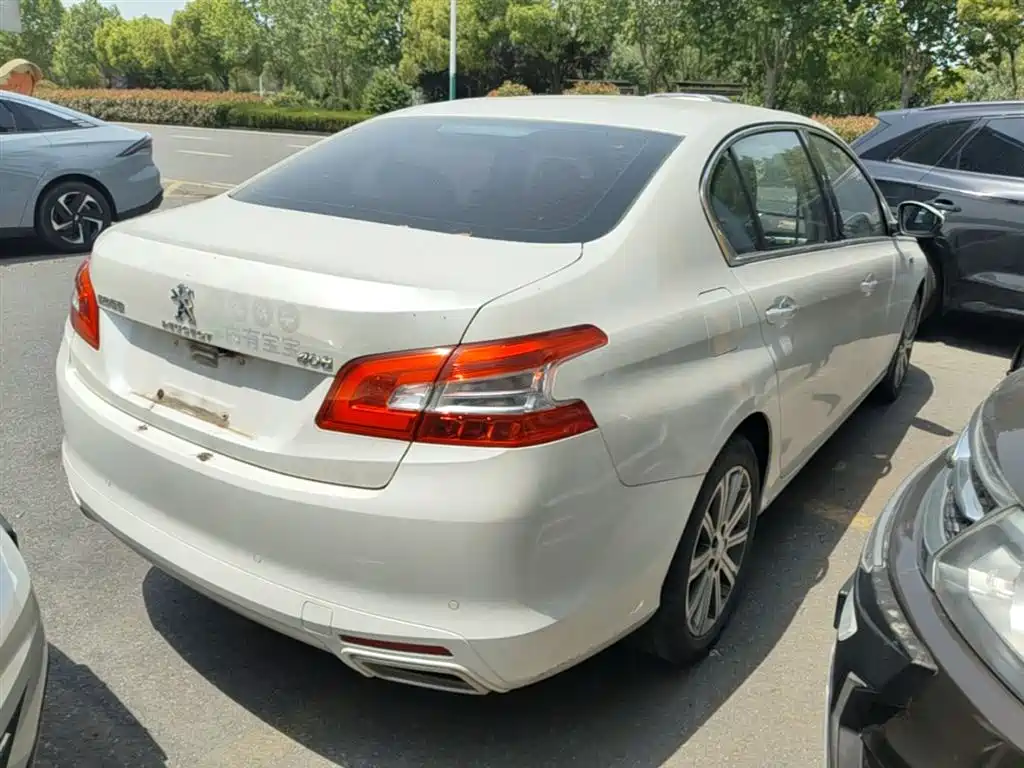 Peugeot 408 2016 1.6T Automatic Luxury Edition фото 7