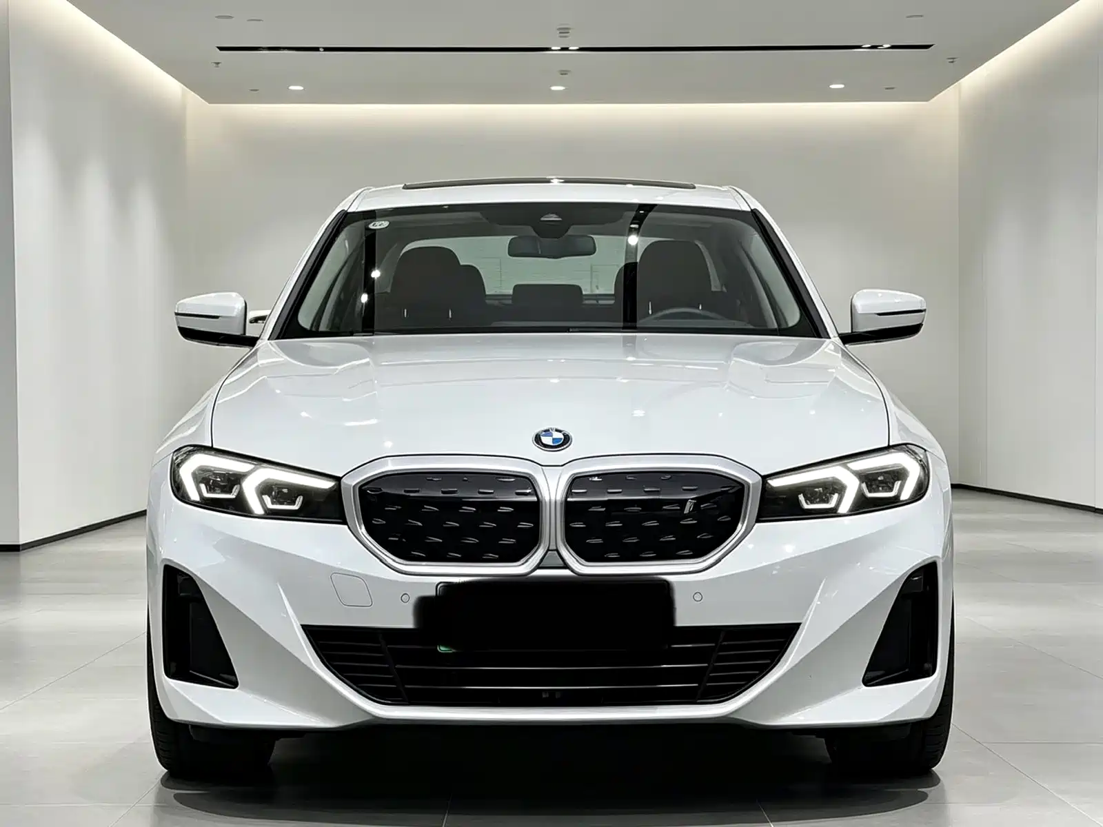 Photo 2 - BMW i3