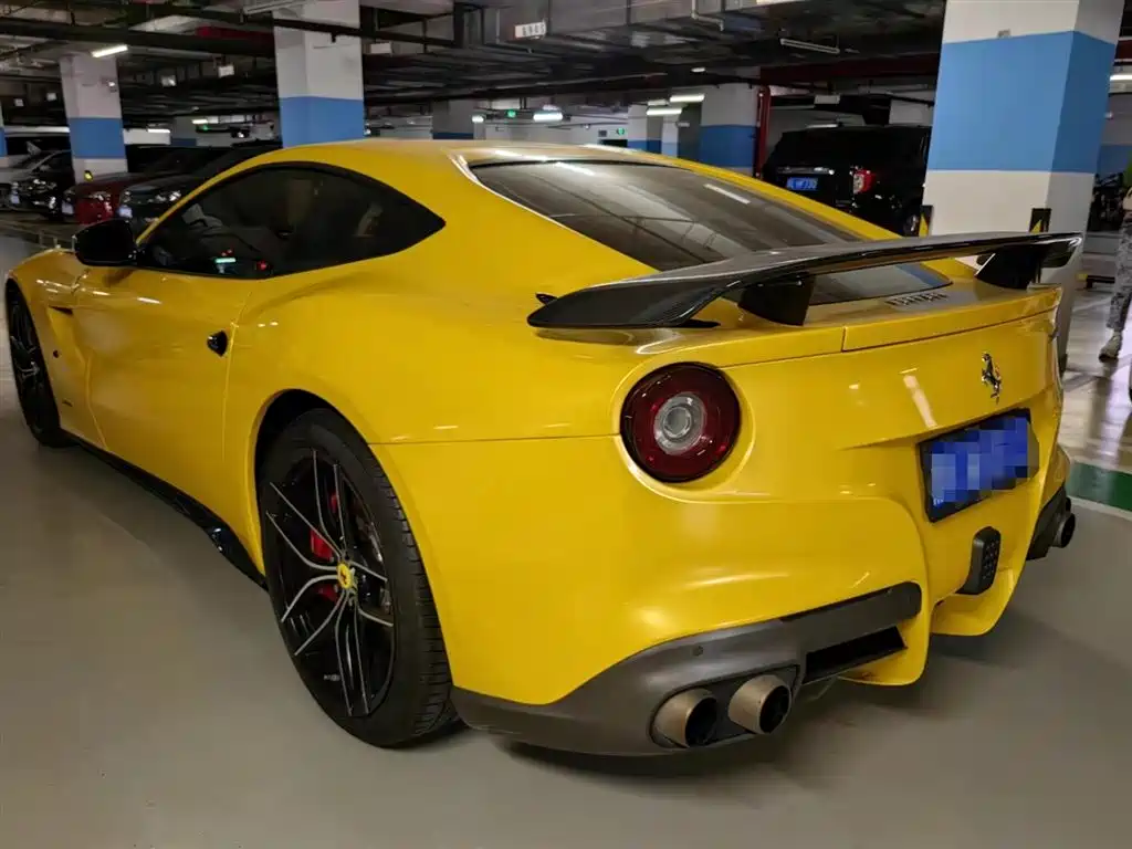 Ferrari F12berlinetta 2014 2013 6.3L Standard