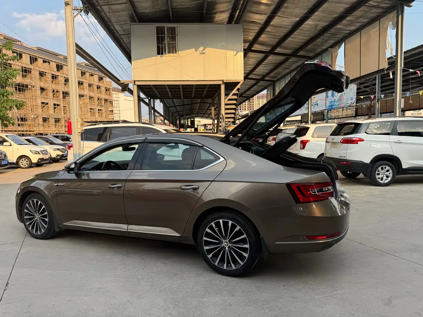 Škoda Superb 2018 TSI330 DSG Luxury Edition China V фото 17