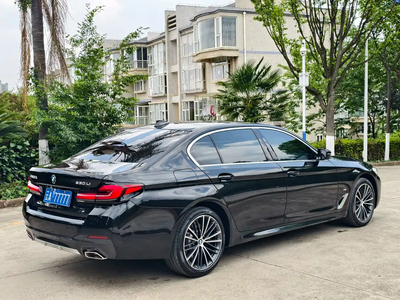BMW 5 Series 2023 Facelift 530Li Leading M Sport Package фото 9