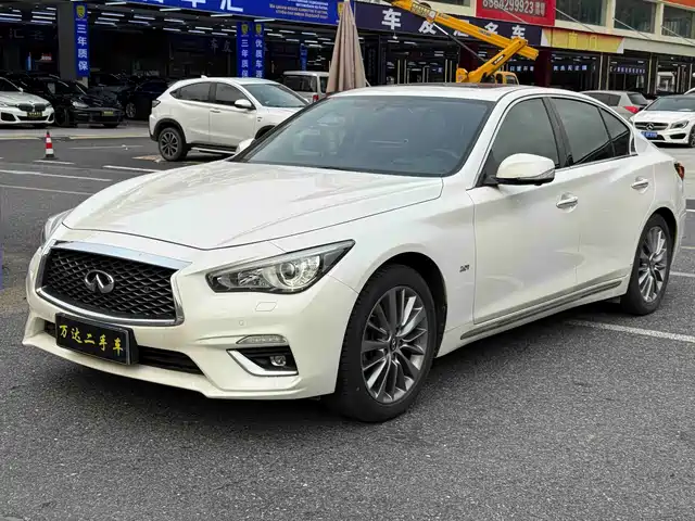 INFINITI Q50L