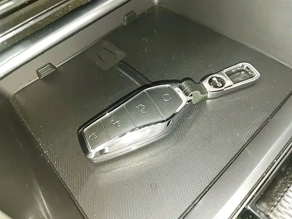 BYD Song PLUS PHEV 2024 Glory Edition DM-i 110km Flagship PLUS фото 9