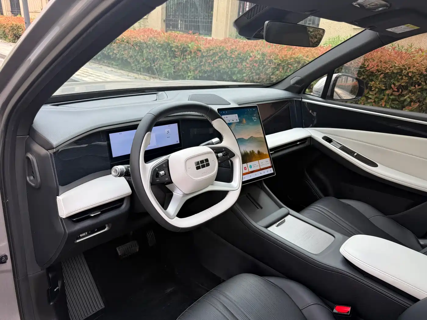 Geely Galaxy Galaxy L7 2024 1.5T 115km MAX Soaring Dragon Edition фото 9