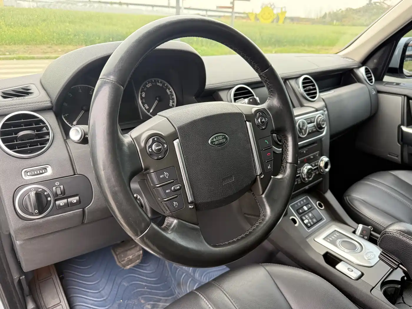 Land Rover Discovery 2016 3.0 SC V6 HSE фото 13