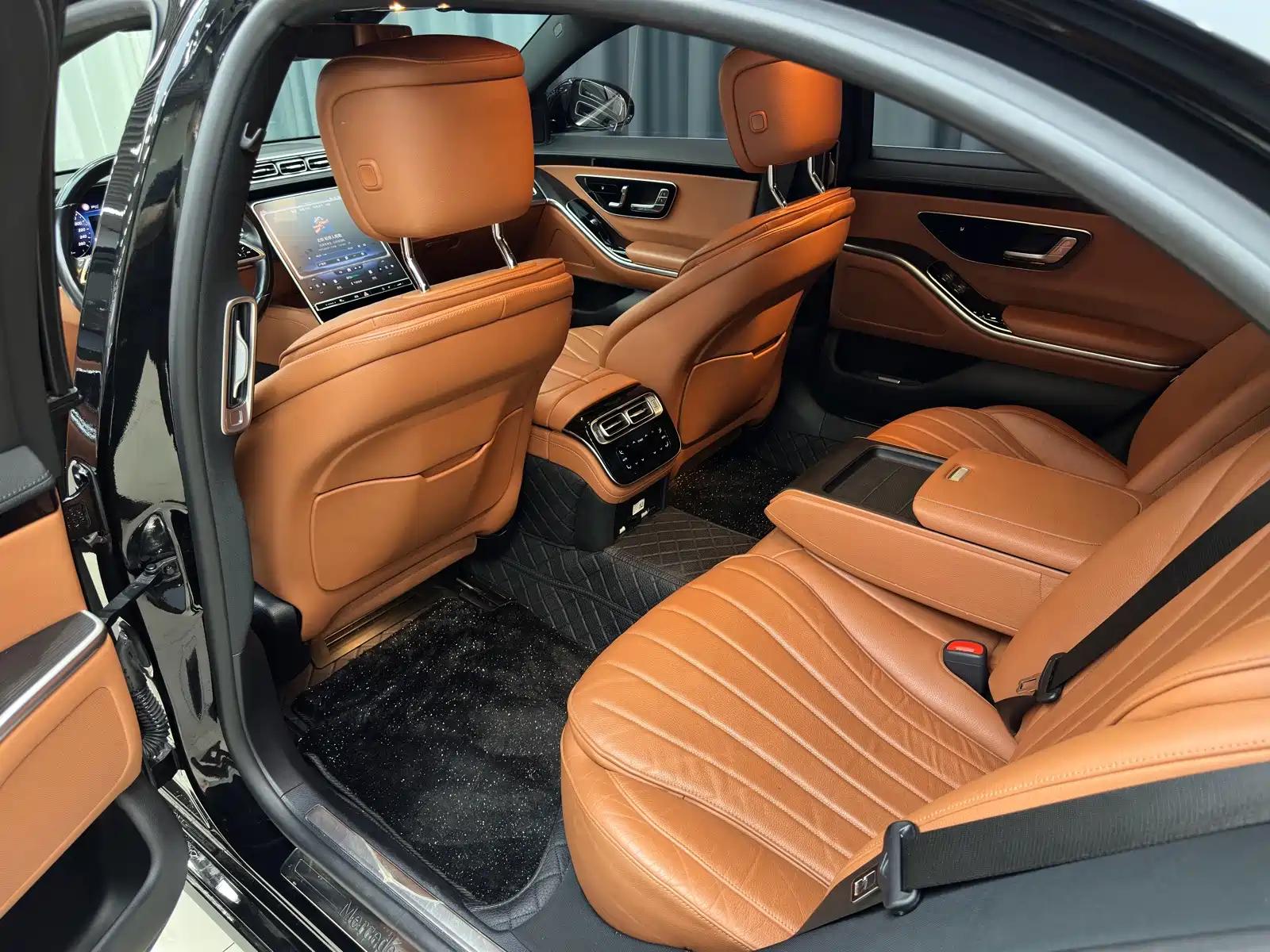 صورة 7 - Mercedes-Benz S-Class