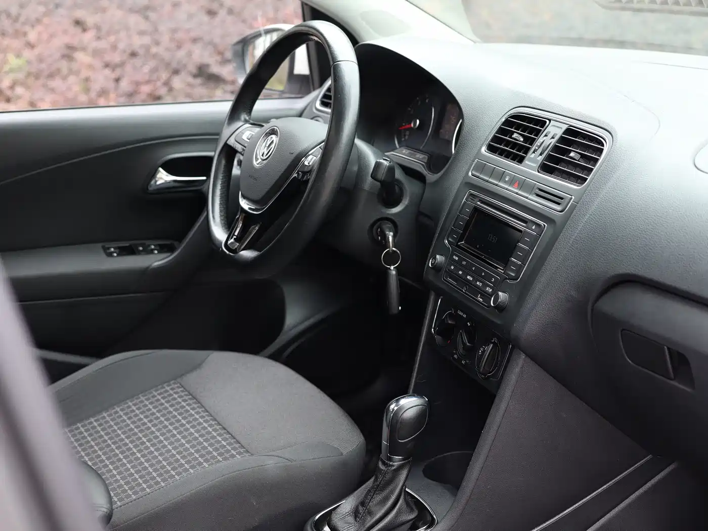 Volkswagen Polo 2016 1.6L Automatic Comfort фото 28