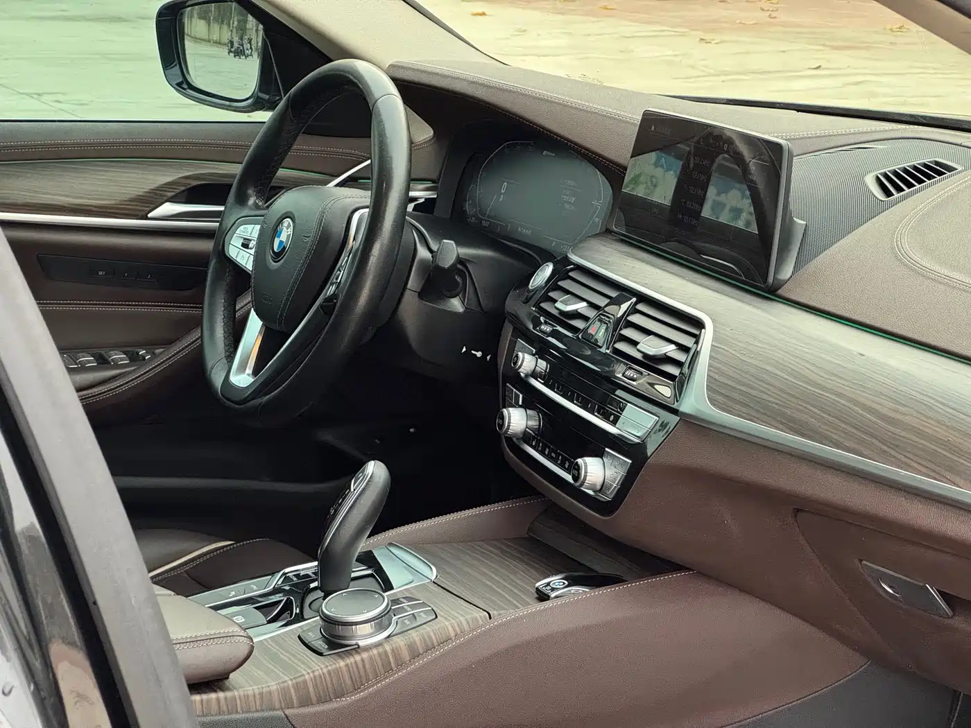 BMW 5 Series New Energy 2020 530Le Range Upgrade Luxury Package фото 19