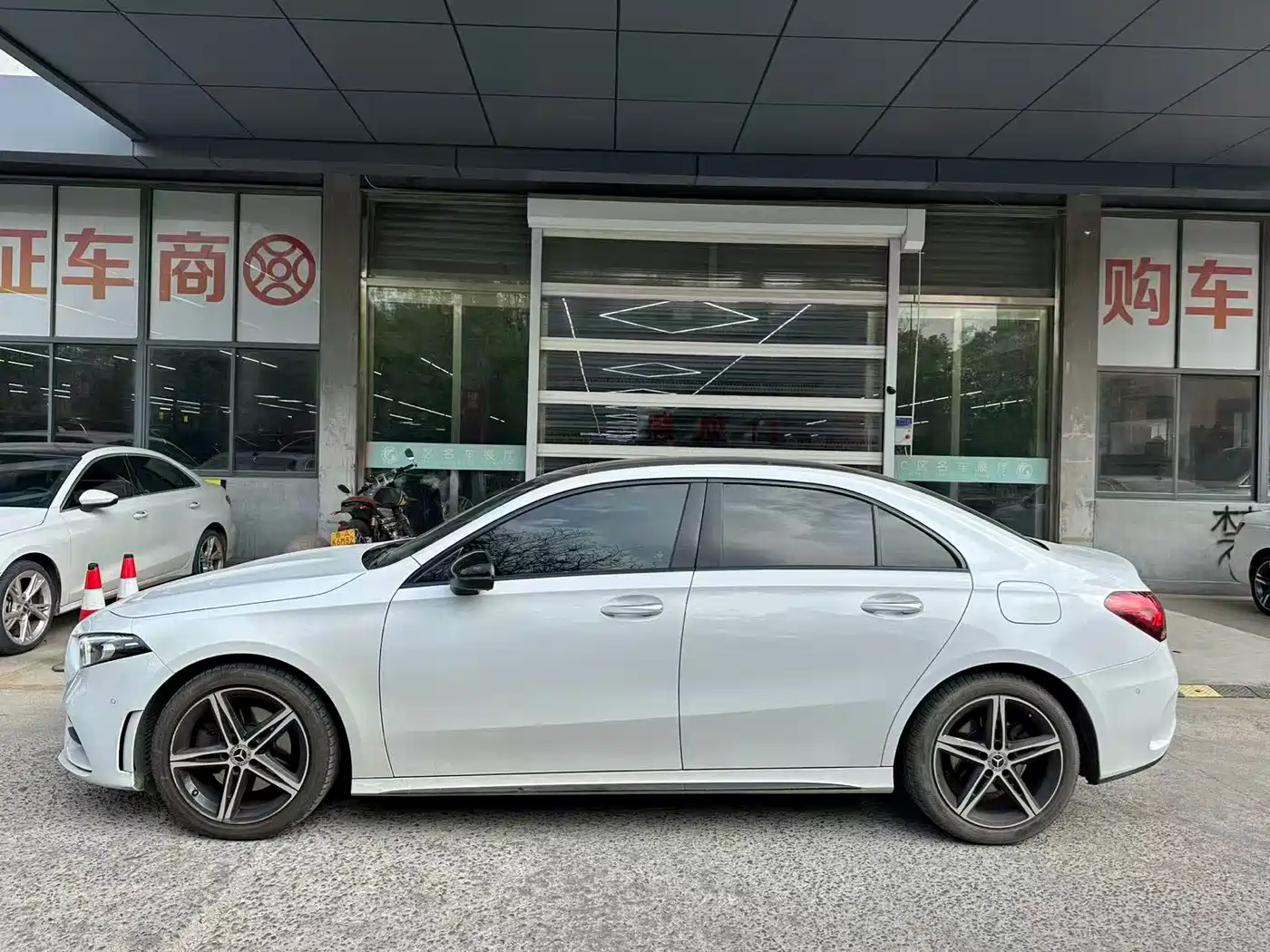 Mercedes-Benz A-Class 2020 Facelift A 220 L 4MATIC Sport Sedan фото 2