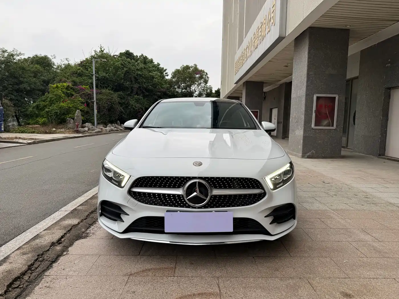 Mercedes-Benz A-Class 2020 A 200 L Sport Sedan фото 2