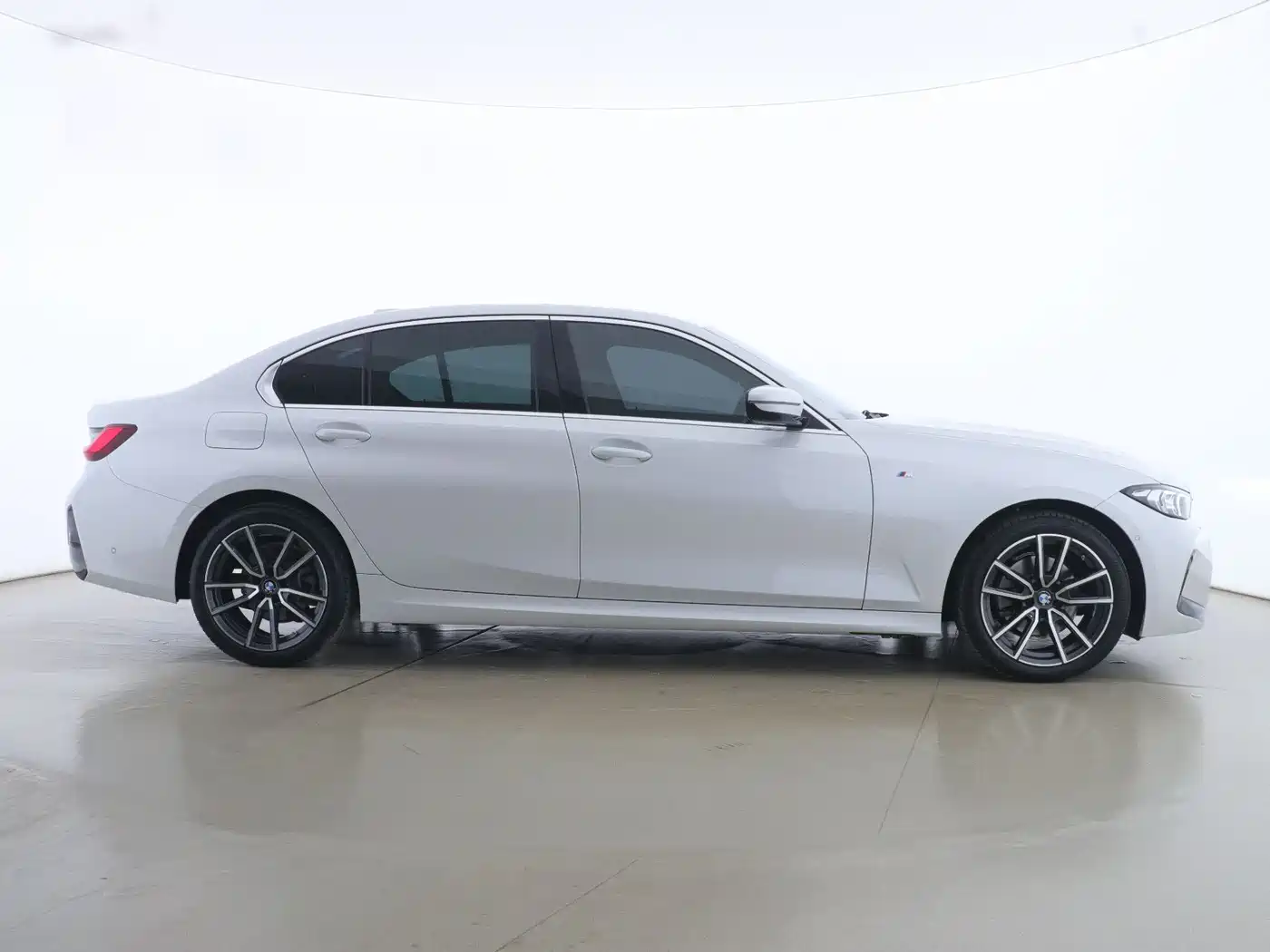 BMW 3 Series 2024 325Li M Sport Package фото 8
