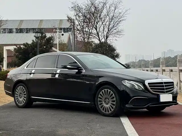 MERCEDES-BENZ E CLASS