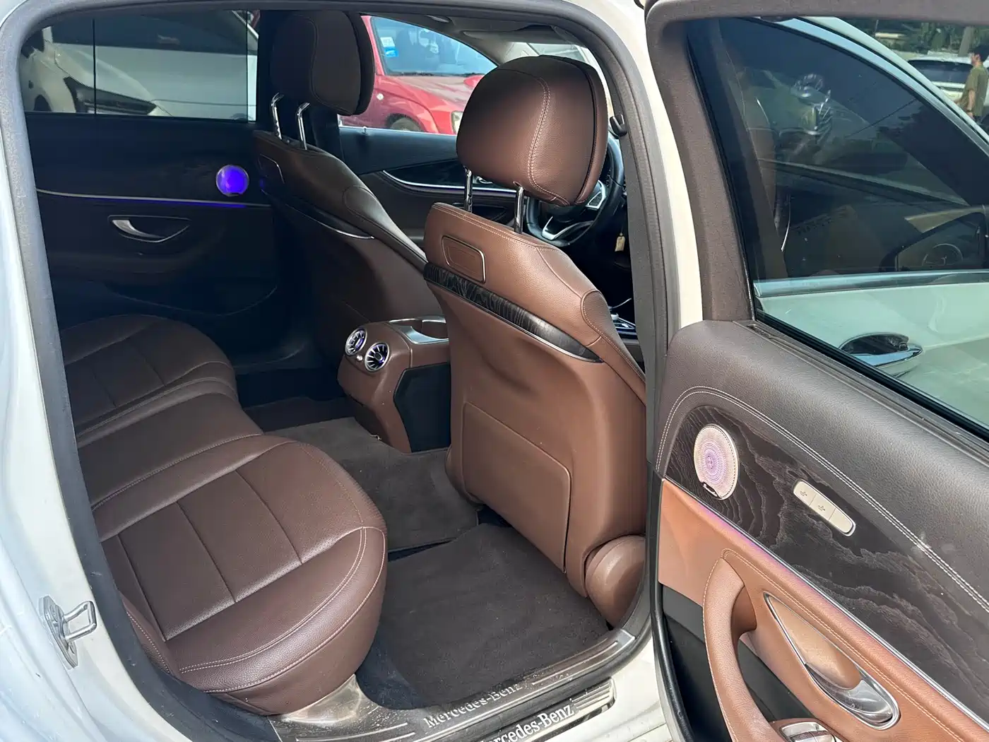 Mercedes-Benz E-Class 2016 E 300 L Sport Fashion Type фото 16