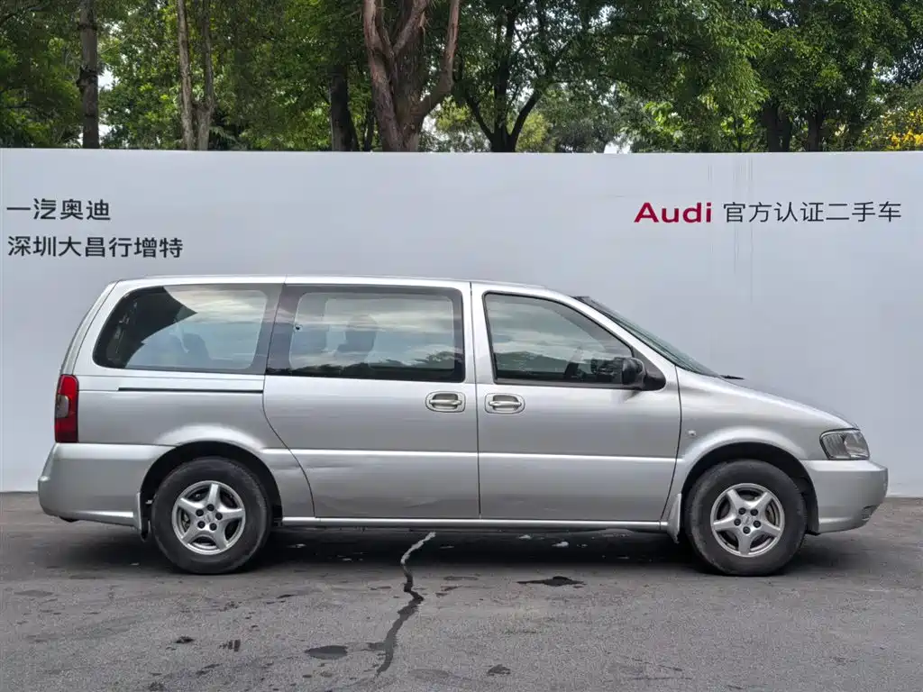Фото 3 - Buick GL8