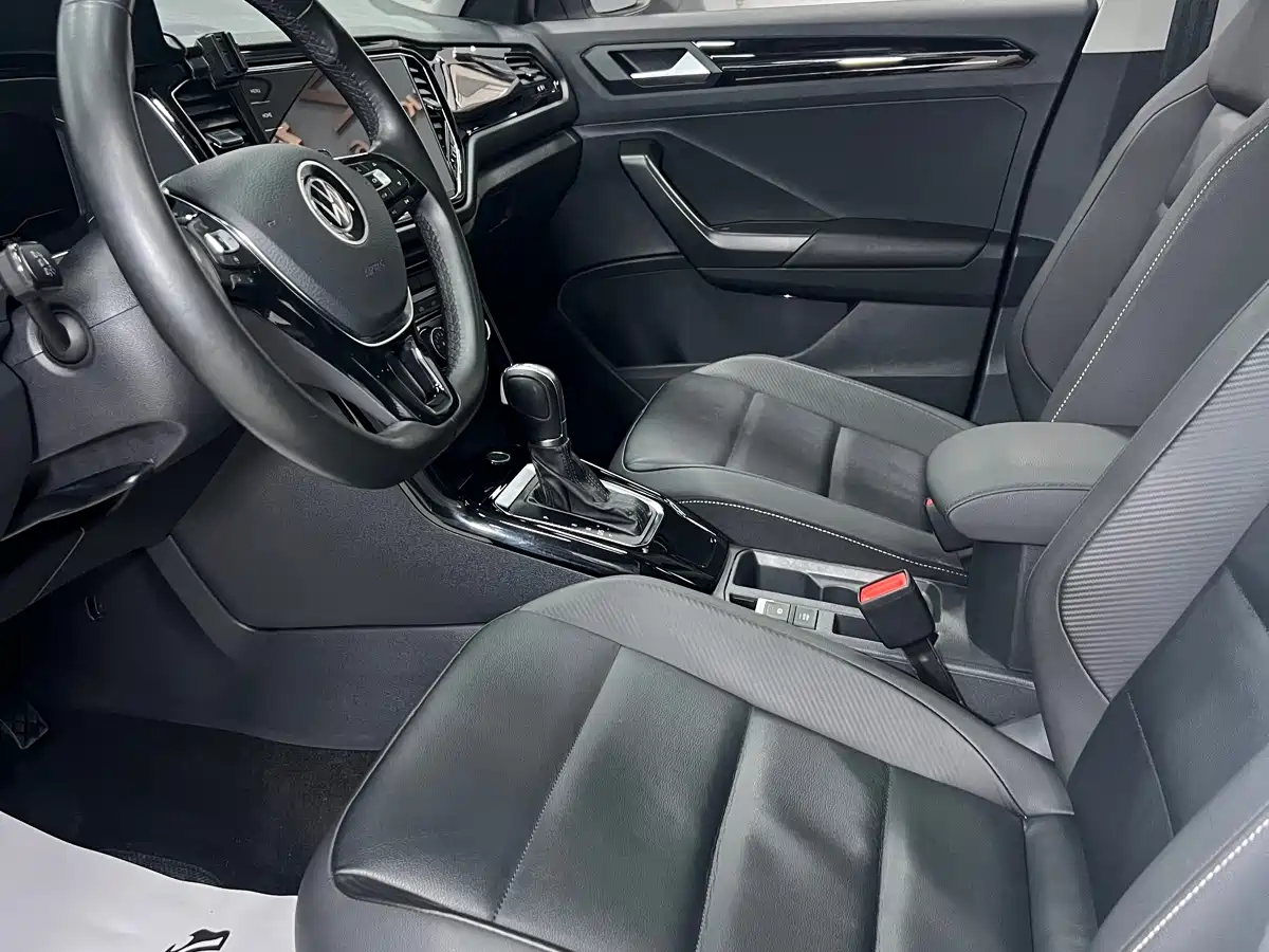 VOLKSWAGEN T ROC EXPLORING SONGS