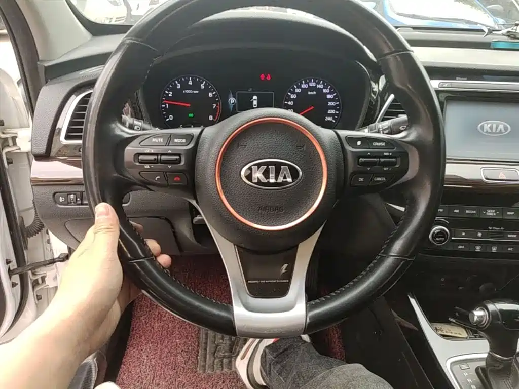 KIA K4