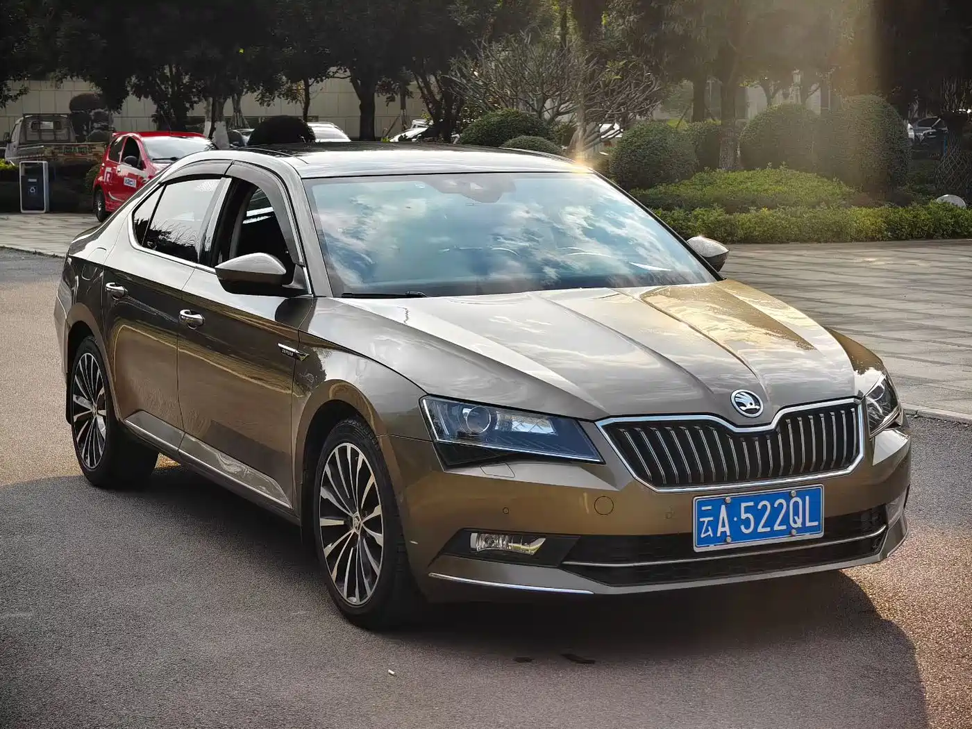 Škoda Superb 2018 TSI330 DSG Luxury Edition China V фото 3