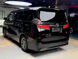 Фото 3 - Toyota Vellfire