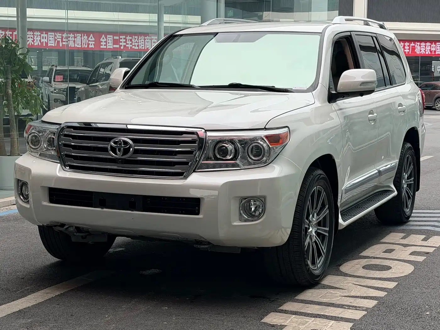 TOYOTA LAND CRUISER