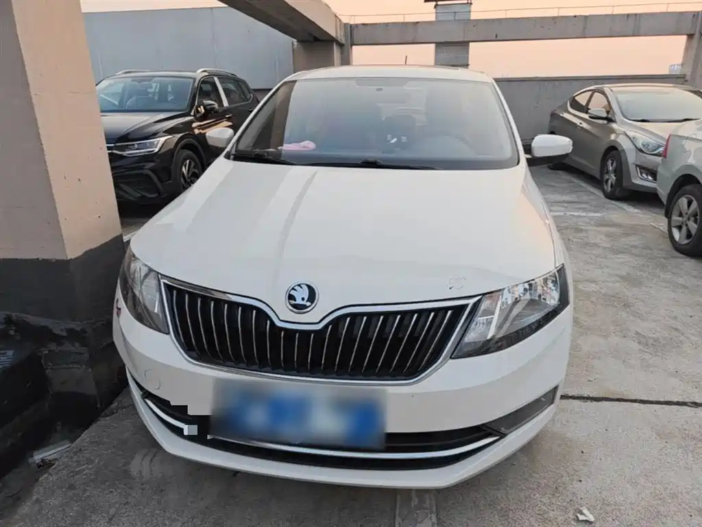 Škoda Rapid 2019 1.5L Automatic Comfort Version China VI фото 3