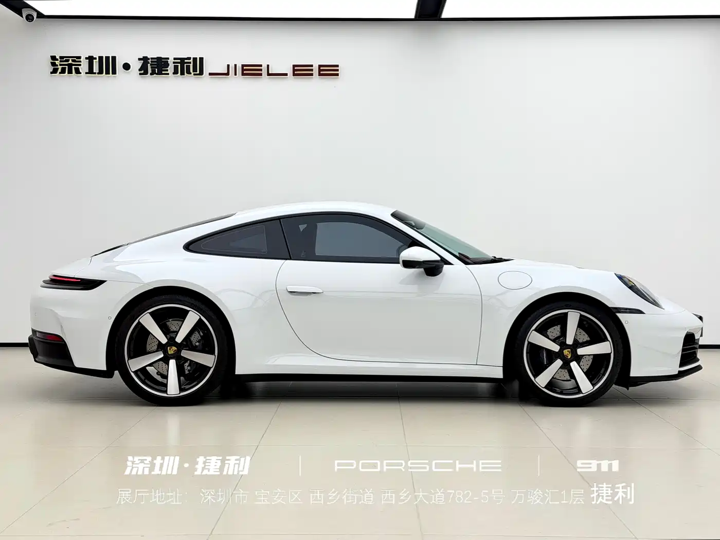 PORSCHE 911