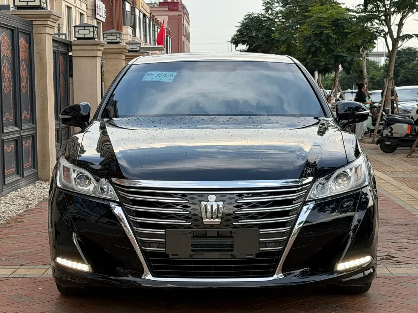 Toyota Crown 2015 2.0T Fashion фото 2