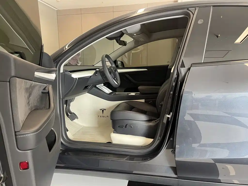 Фото 16 - Tesla Model Y